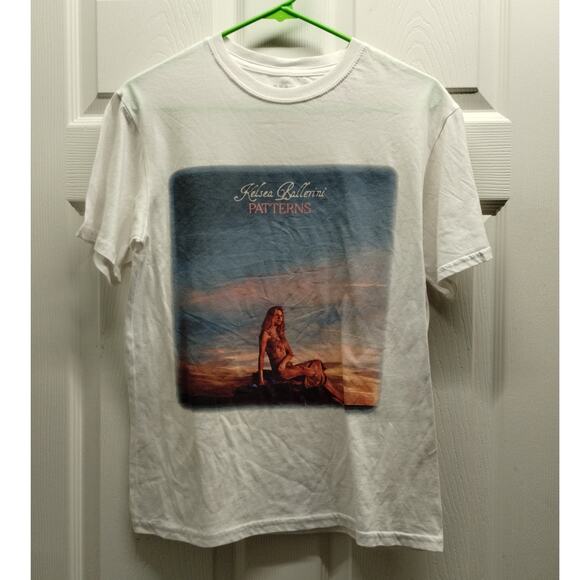 Kelsea Ballerini EPC Unisex Size Small Patterns Album Cover Graphic T-Shirt NWT - Picture 1 of 6